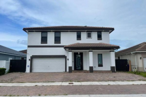 VILLA YENYA, West Miami